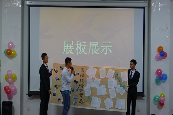 js5金沙6038举办“明德砺志,向梦起航”军训汇报会 js5金沙6038举办“明德砺志,向梦起航”军训汇报会